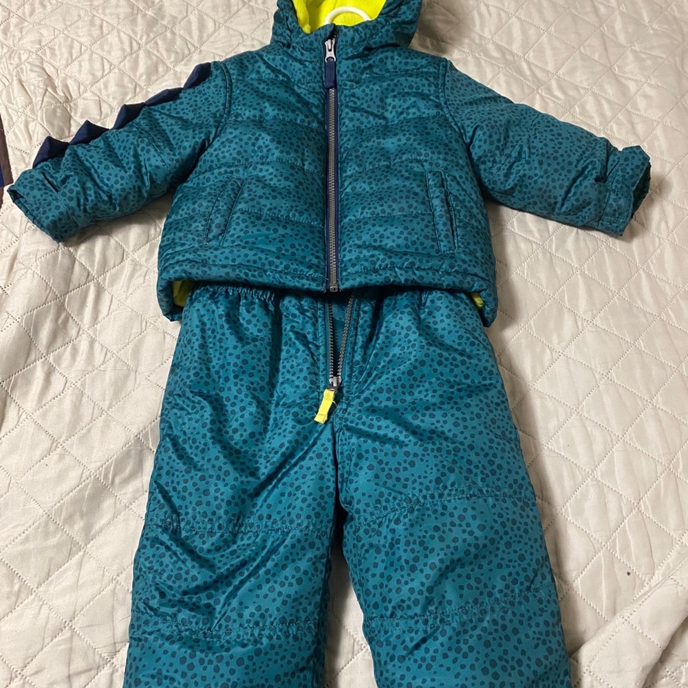 Carters snow suit 18 months worn once in EUC